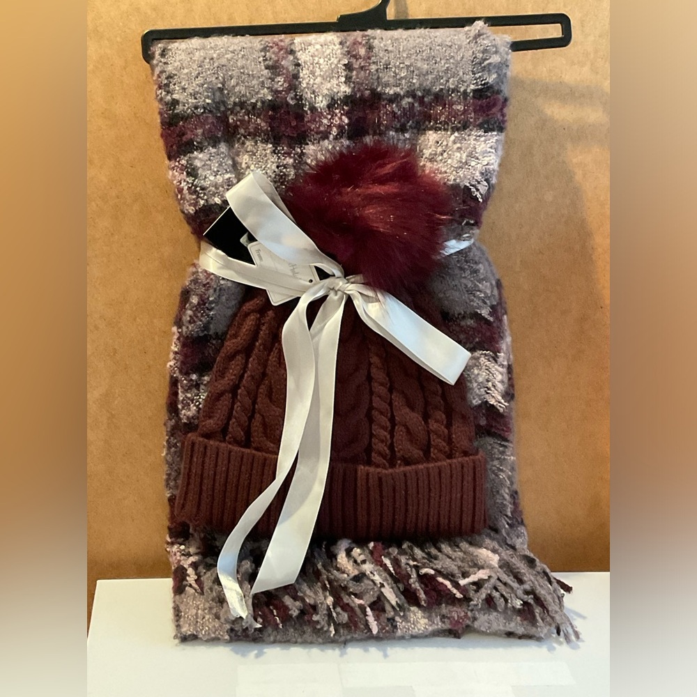 Emanuel Geraldo Winter Pom Hat & Large Scarf/Wrap NWT